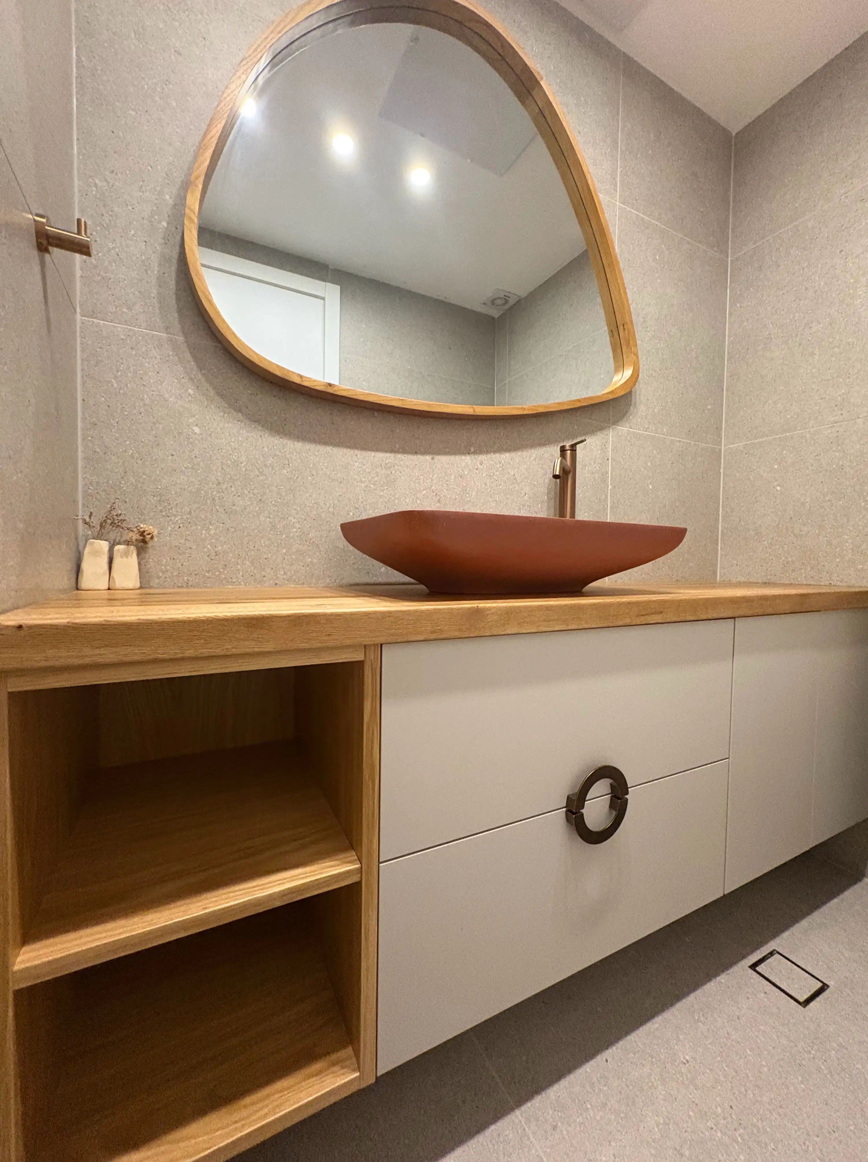 ארון כיור שילוב ע ומראה עץ