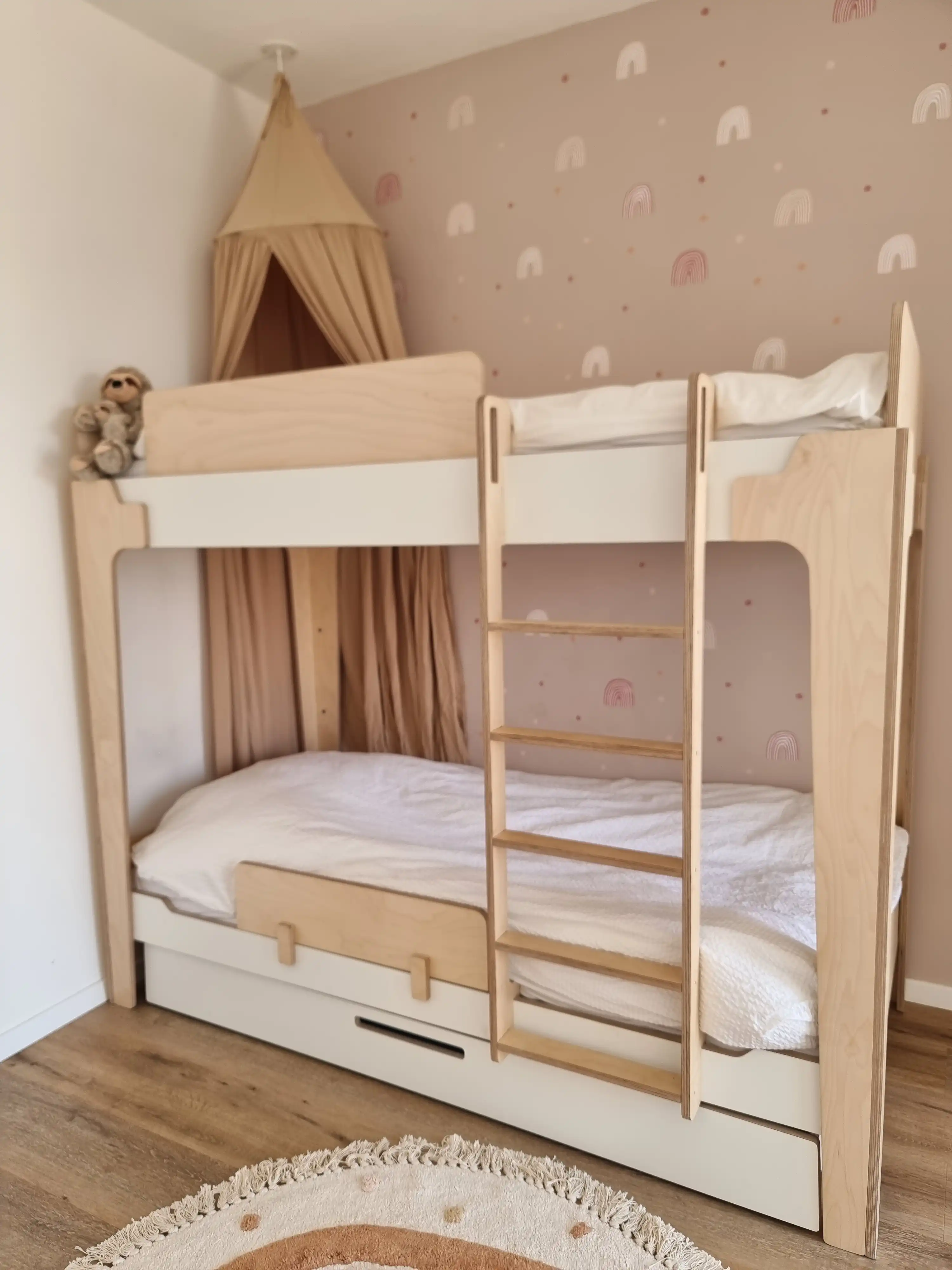 חדר שינה בנות מיטה עץ מדבקות קיר