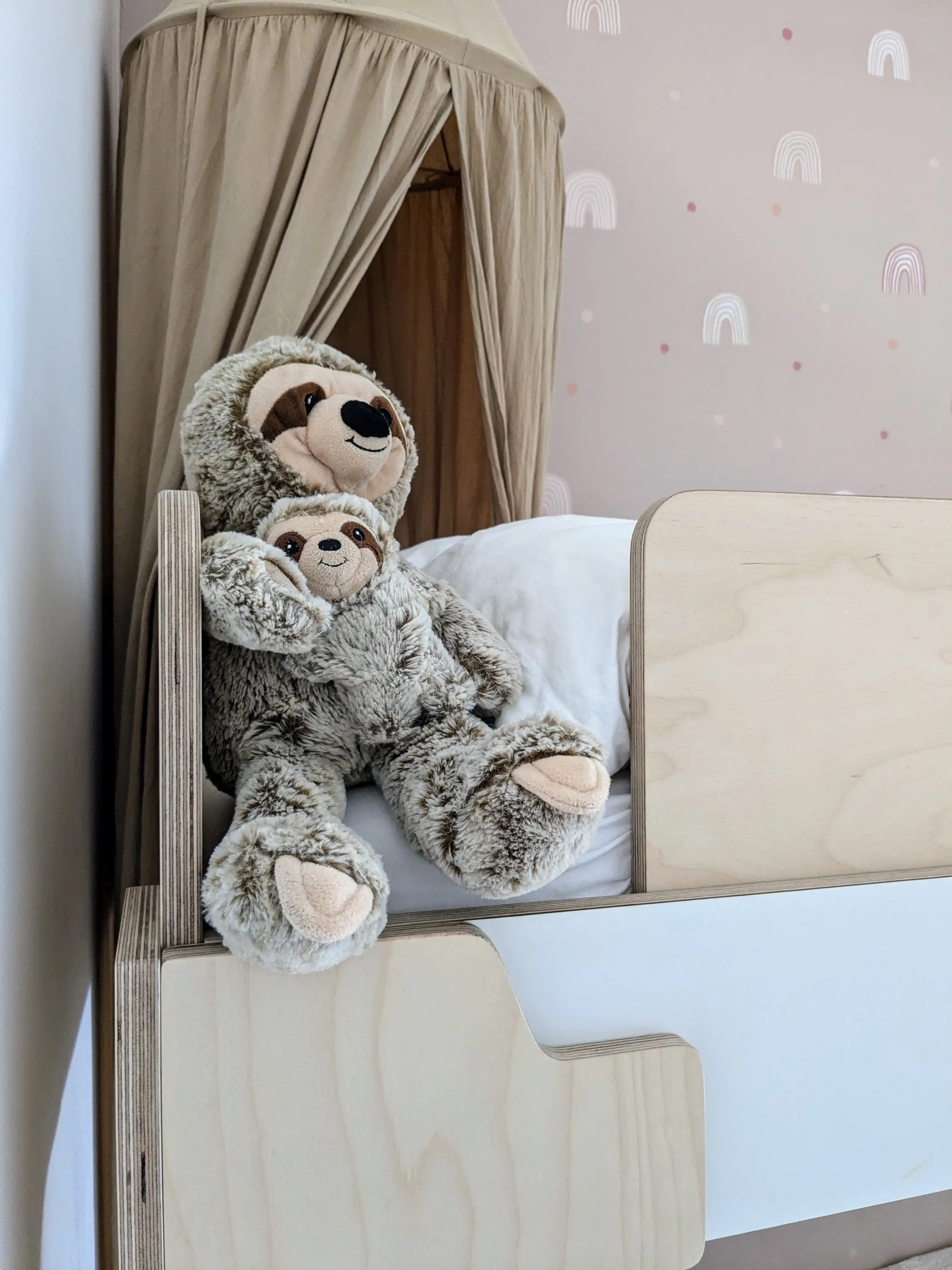 דובי בחדר בנות בזיכרון