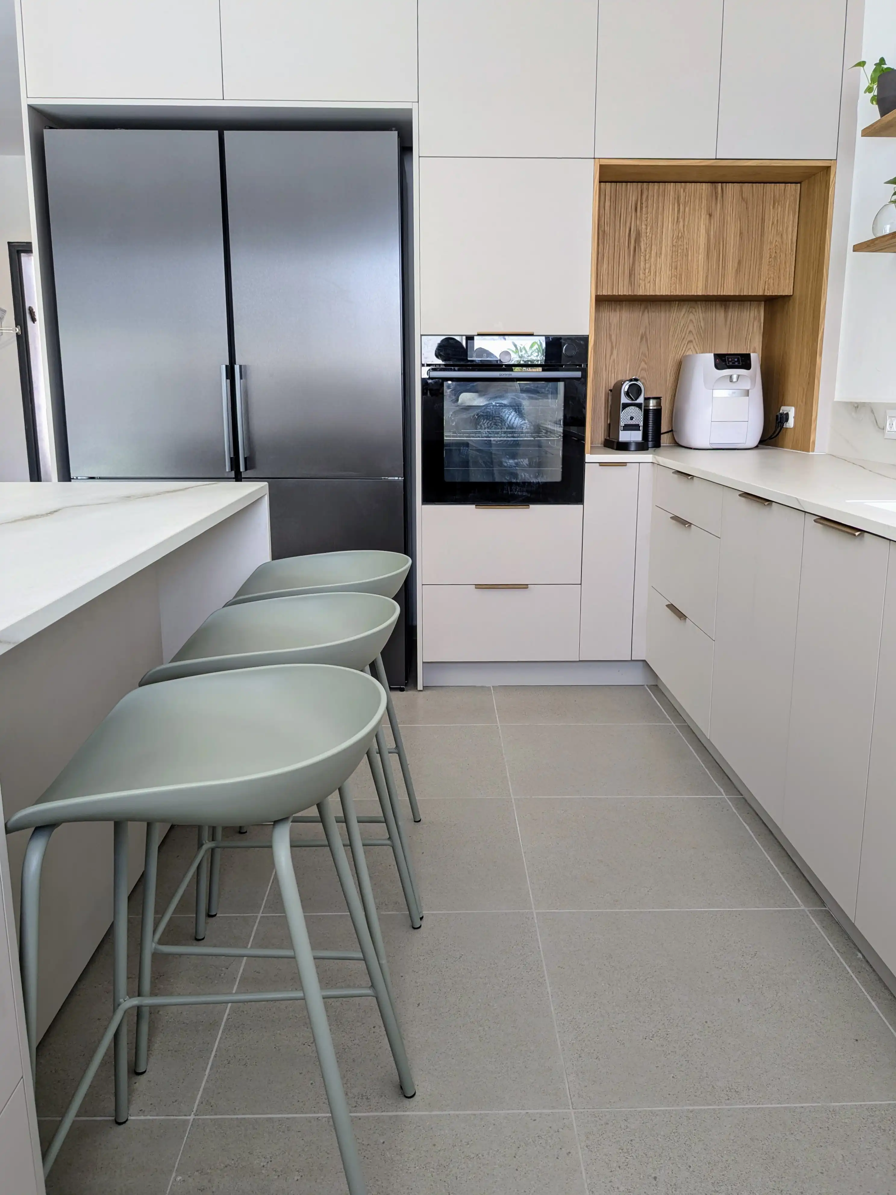 מטבח גוון סהרה שילוב עץ